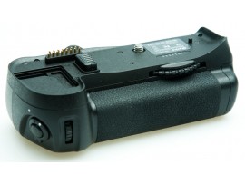 Meike MK-D300s/D700 Battery Grip (Tanpa Battery)